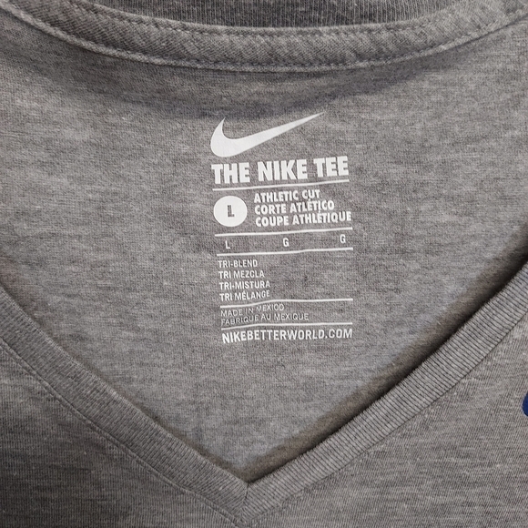 Nike Tee Chicago Champs 2016 World Series women's large tapered fit - Picture 3 of 13